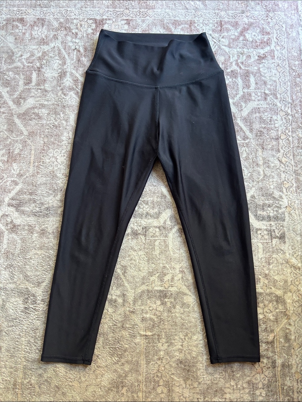 ALO Yoga Black High-Rise Capri Leggings